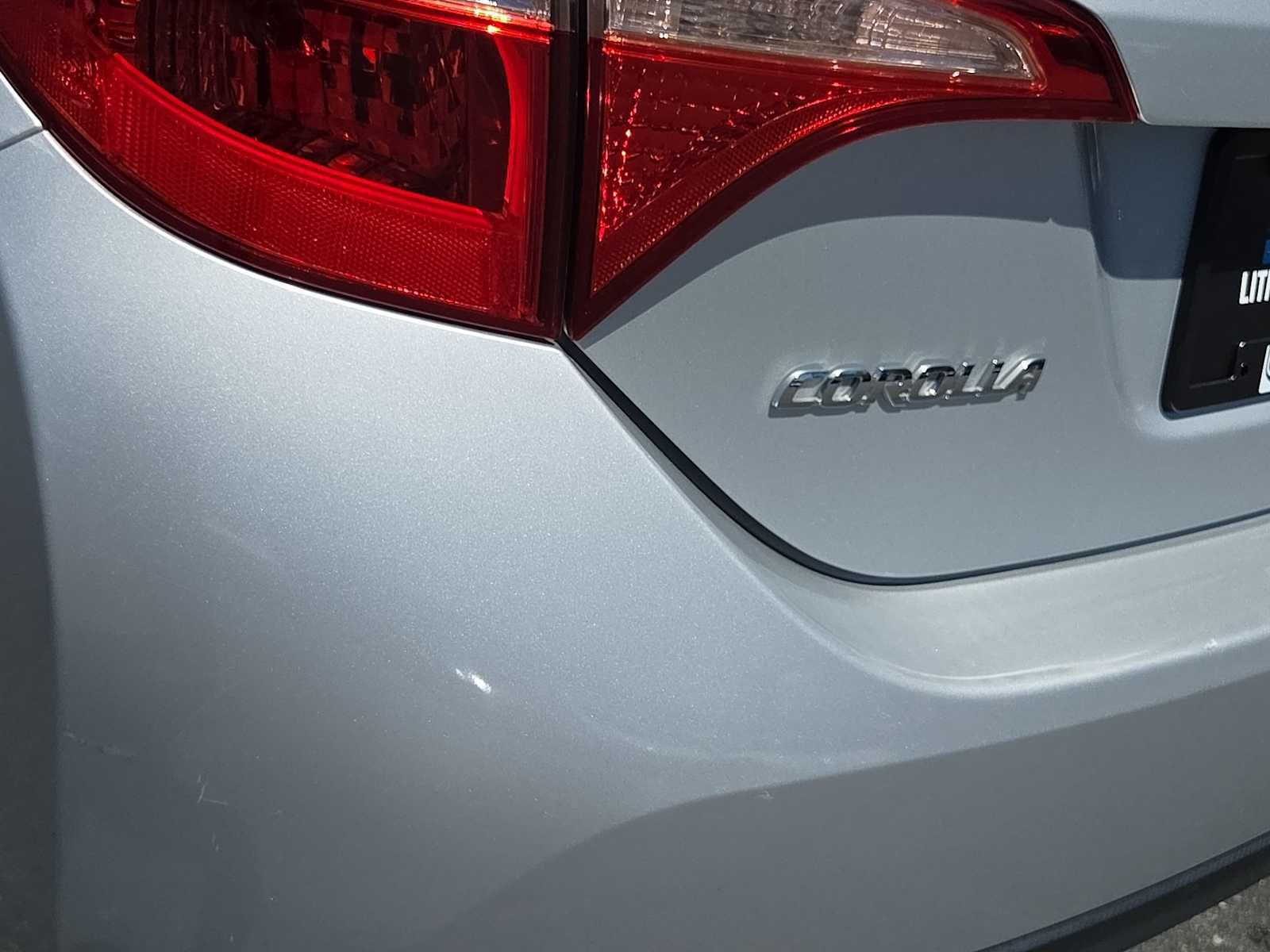 Used 2018 Toyota Corolla LE w/ LE Premium Package FWD image 15