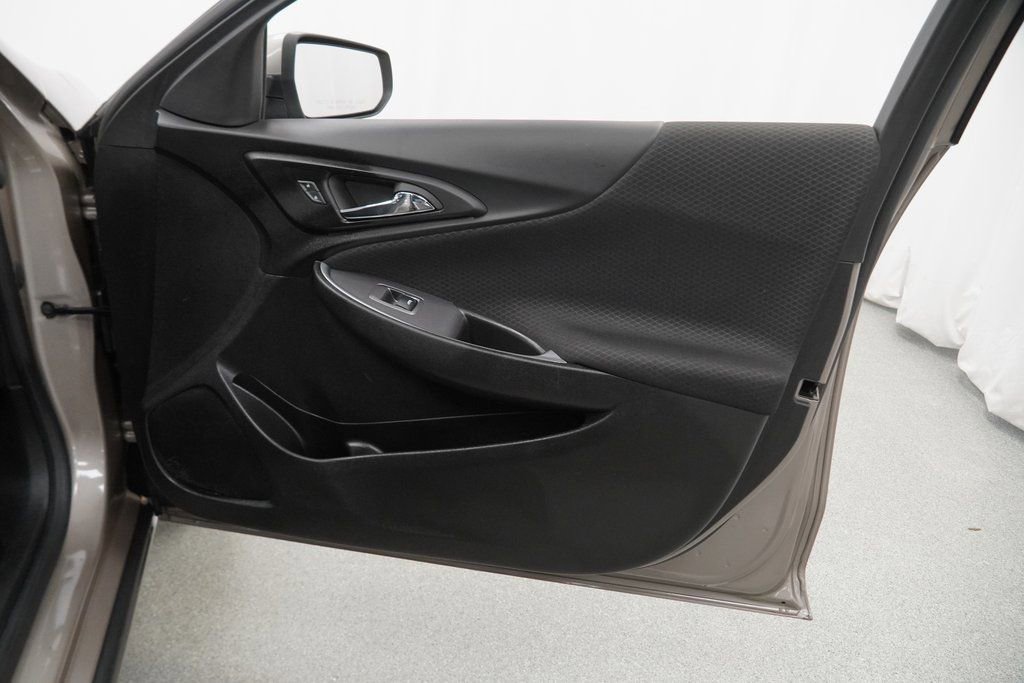 Used 2024 Chevrolet Malibu LT image 45