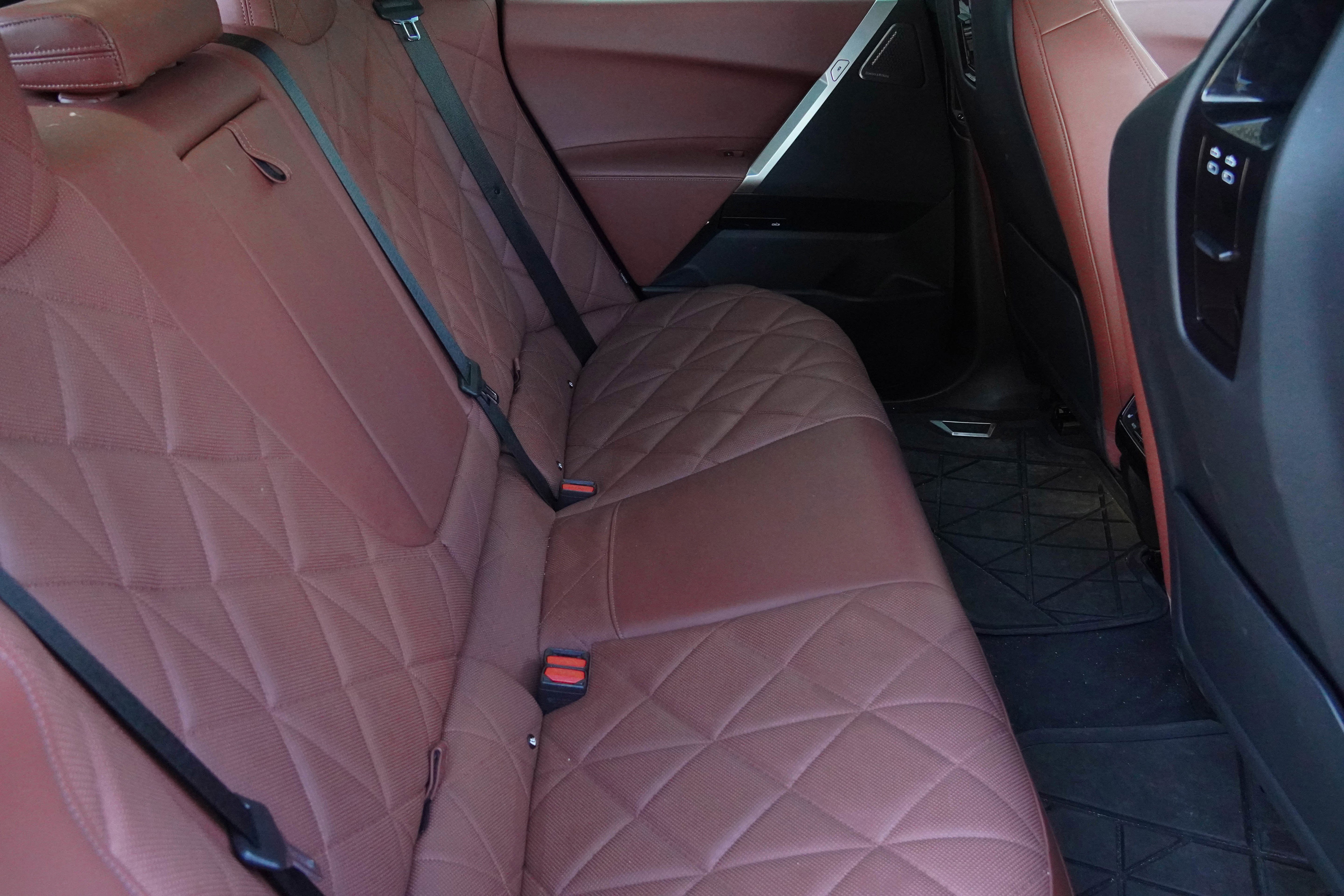 Certified 2023 BMW iX M60 w/ Executive Package AWD/4WD image 36