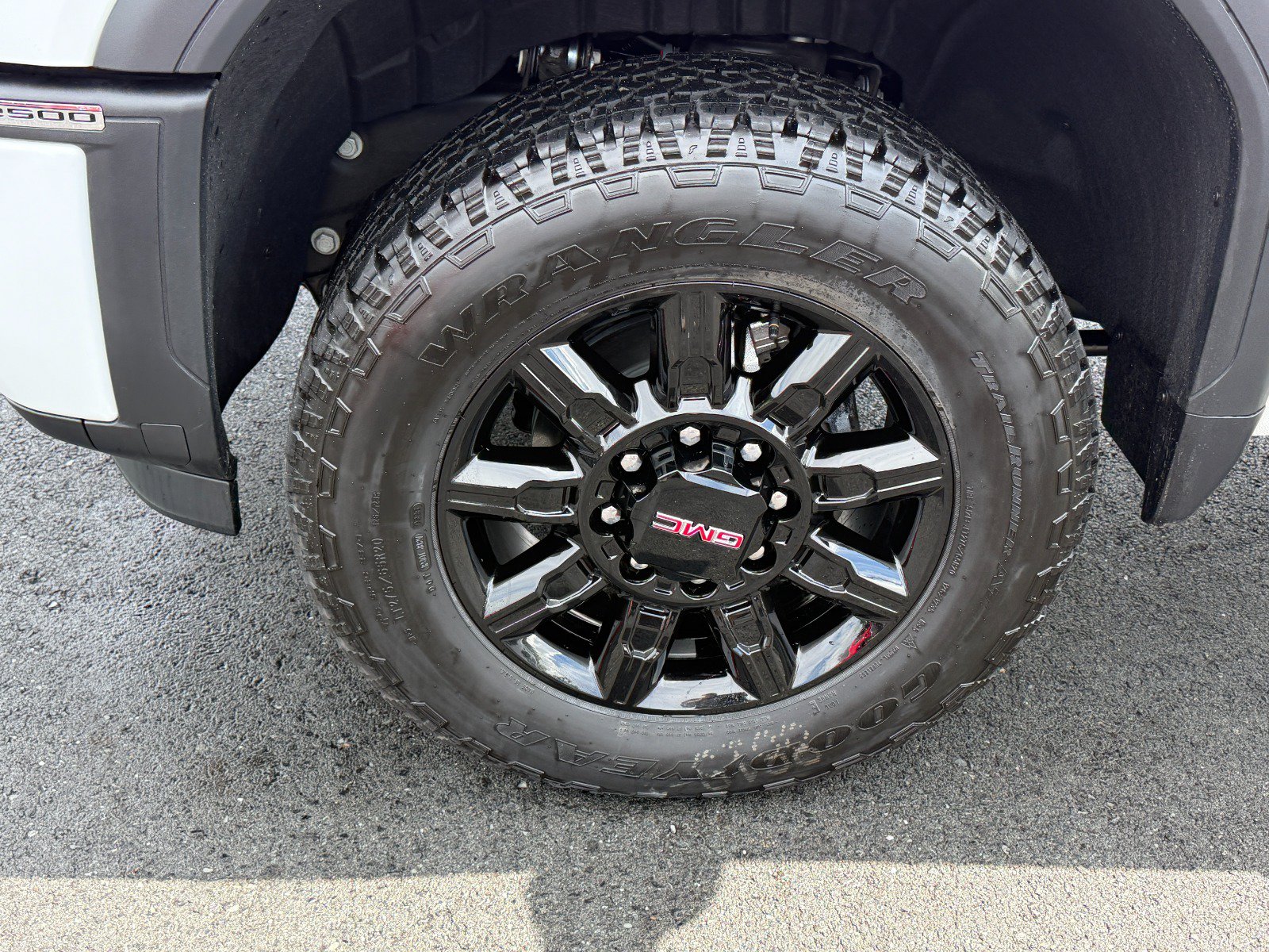 New 2026 GMC Sierra 2500 AT4 w/ AT4 Preferred Package AWD/4WD image 9