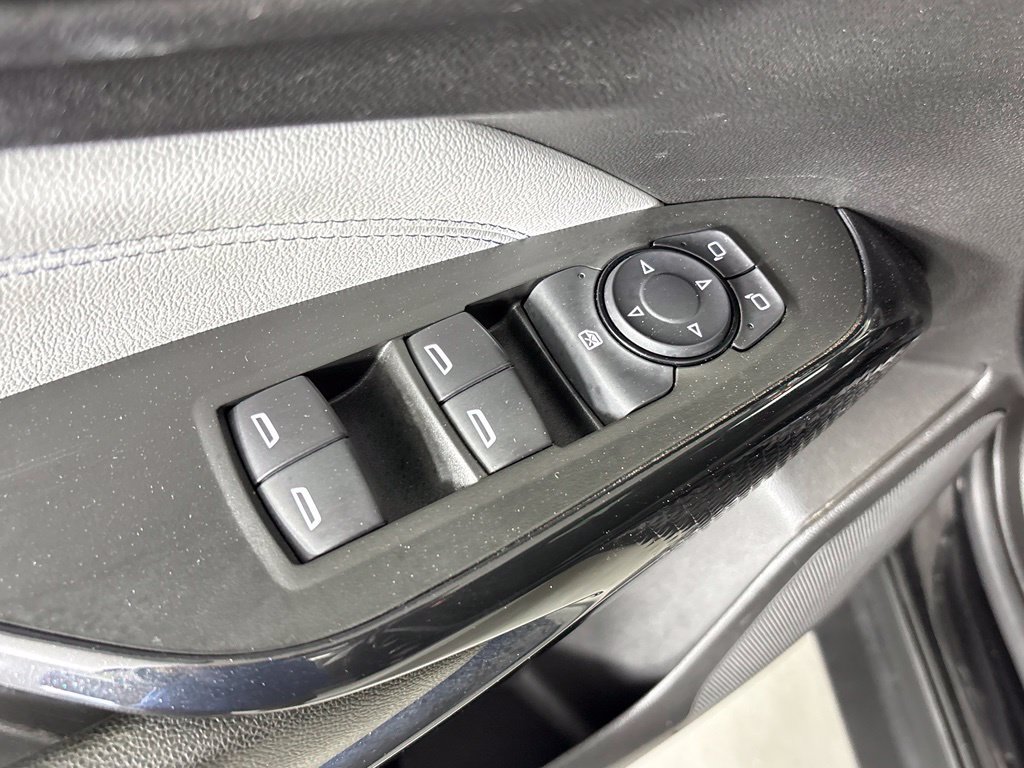 Used 2025 Chevrolet Trax LT FWD image 14