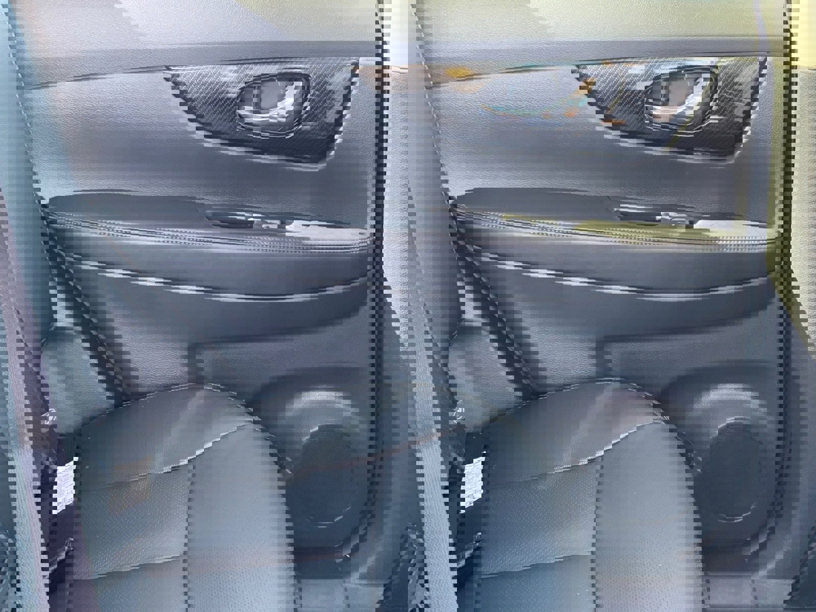 Used 2018 Nissan Rogue SL image 10