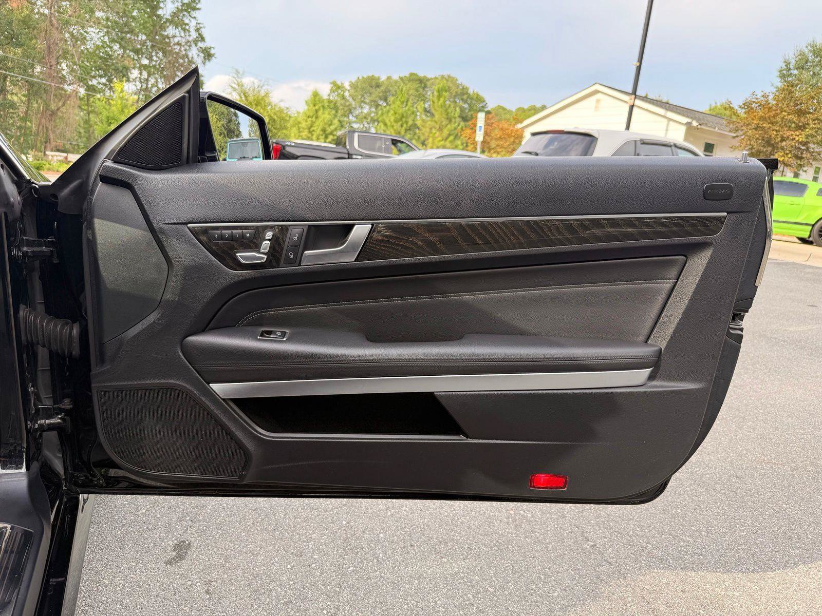 Used 2016 Mercedes-Benz E 400 Cabriolet image 23