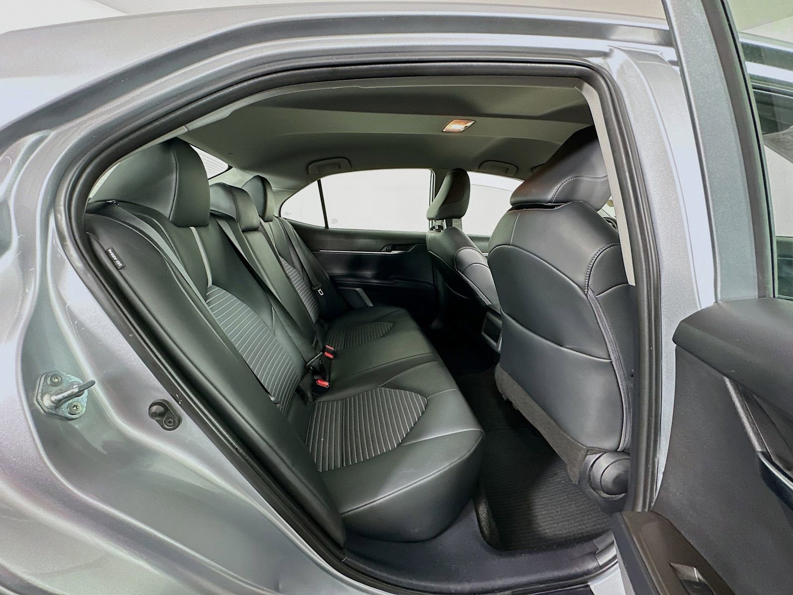 Used 2023 Toyota Camry SE image 26