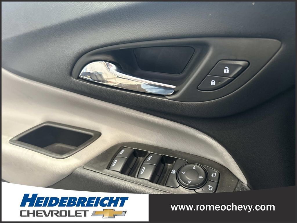 Used 2023 Chevrolet Equinox LS FWD image 11