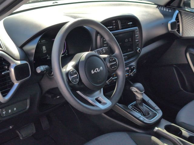Certified 2025 Kia Soul LX w/ LX Technology Package FWD image 14