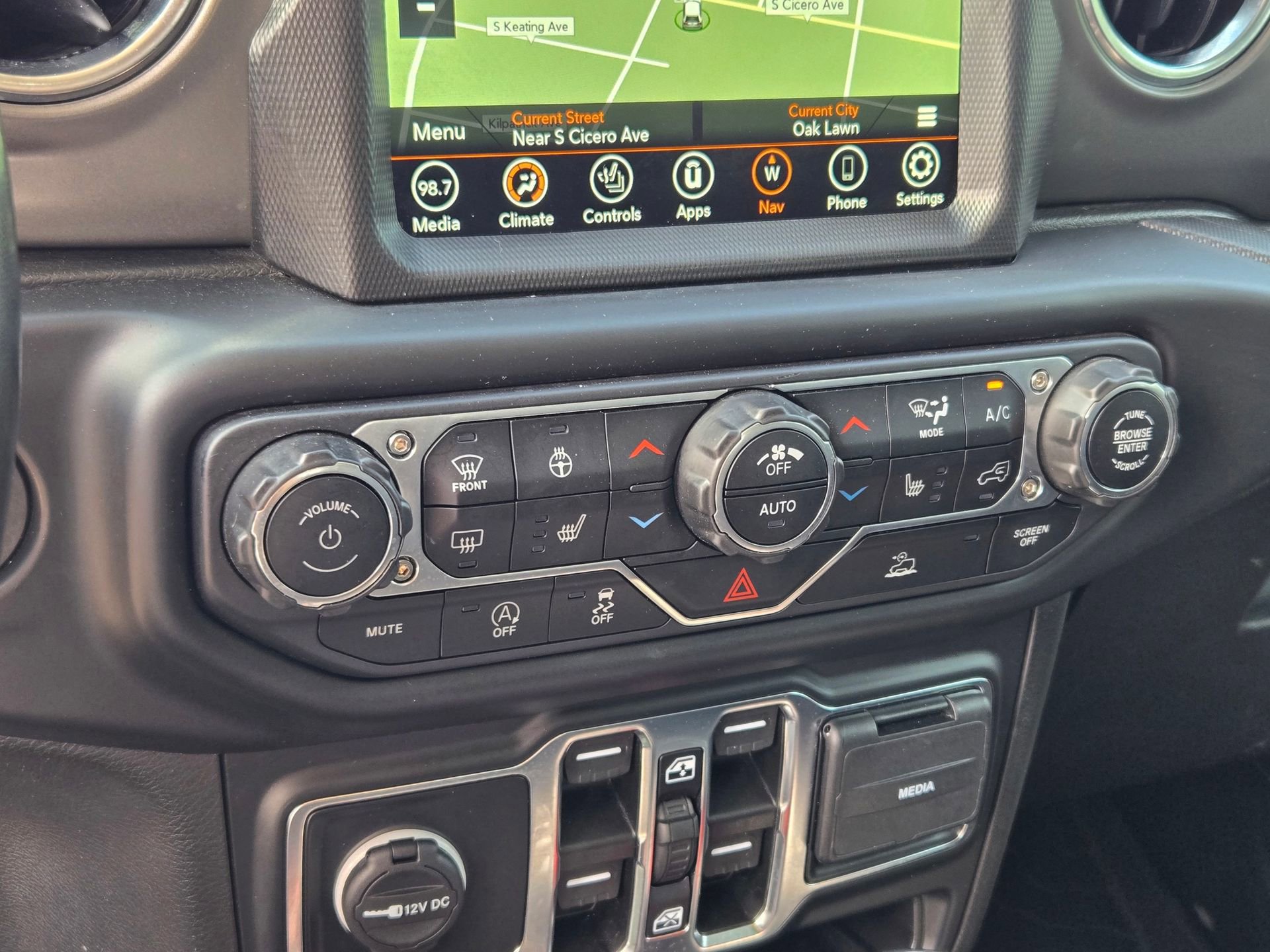 Used 2022 Jeep Gladiator Rubicon w/ LED Lighting Group AWD/4WD image 34