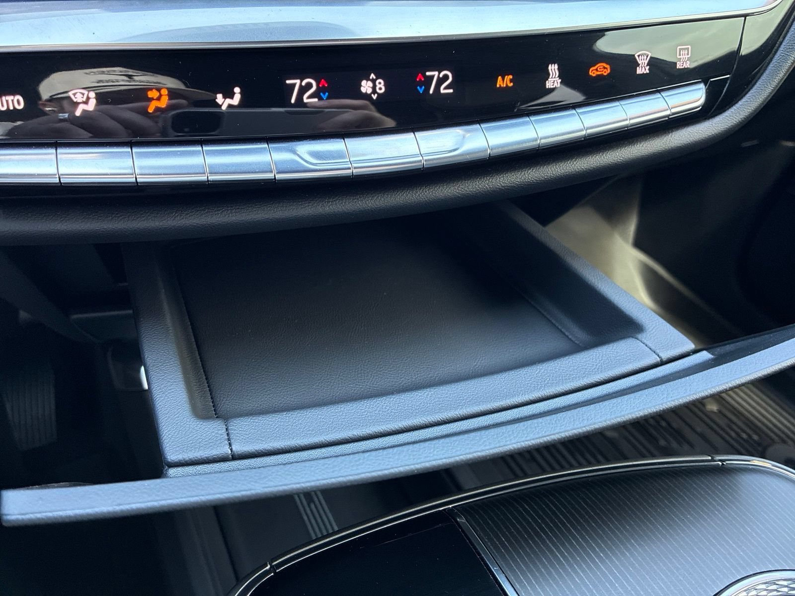 Used 2024 Cadillac Lyriq Luxury w/ LPO, Floor Liner Package AWD/4WD image 34