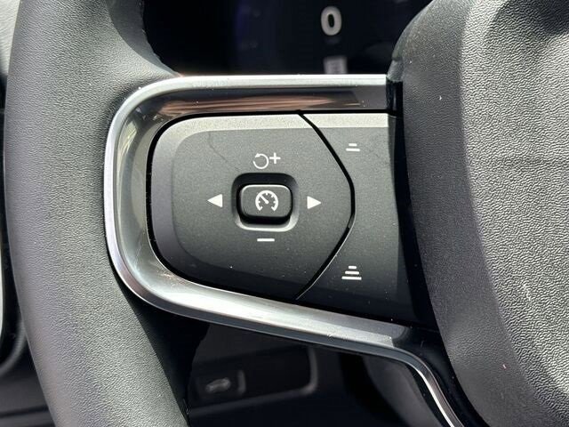 New 2024 Volvo XC40 B5 Plus w/ Climate Package image 8