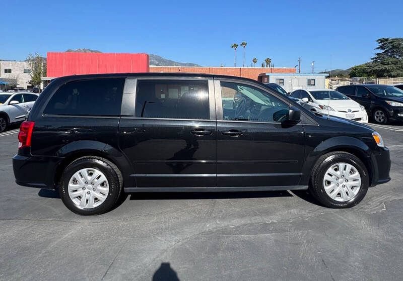 Used 2016 Dodge Grand Caravan SE w/ Quick Order Package 29E SE FWD image 13