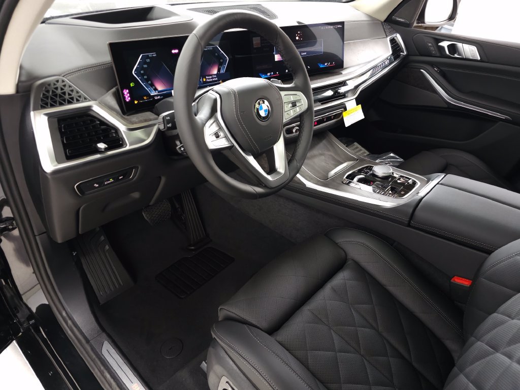 Used 2026 BMW X7 xDrive40i AWD/4WD image 17