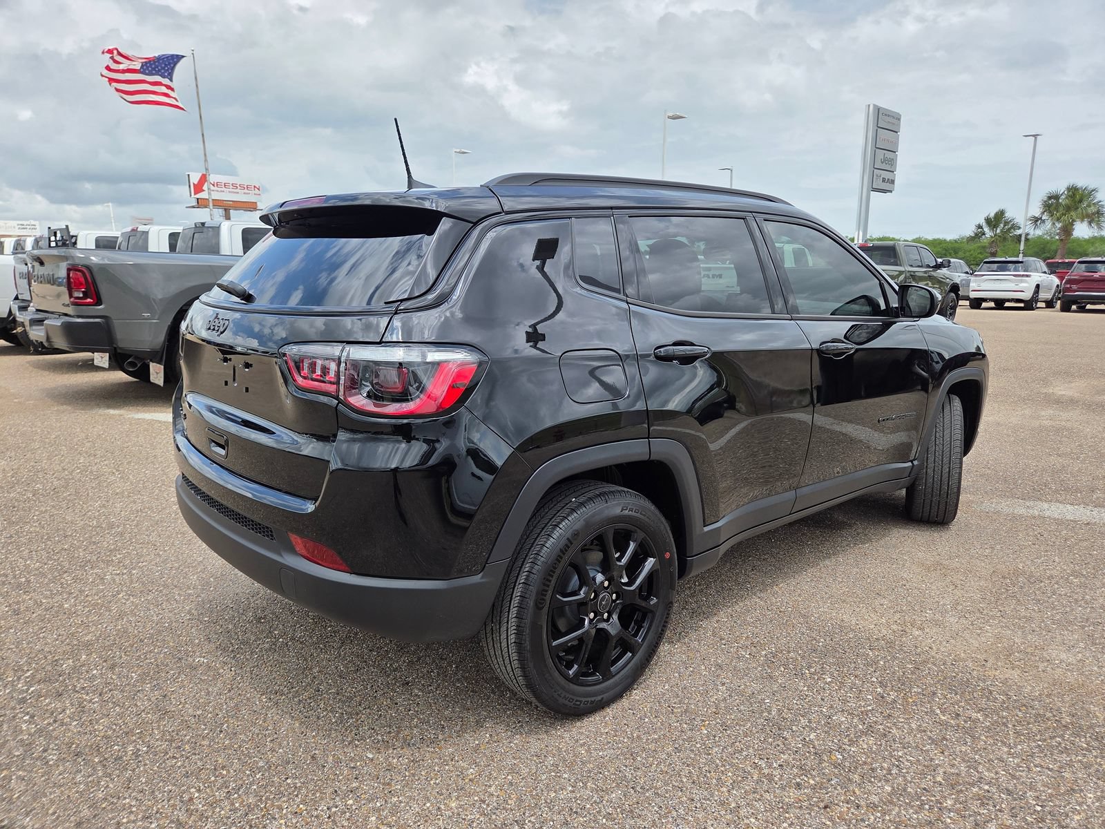 New 2026 Jeep Compass Latitude AWD/4WD image 7