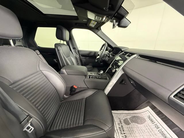 Certified 2025 Land Rover Discovery S AWD/4WD image 33