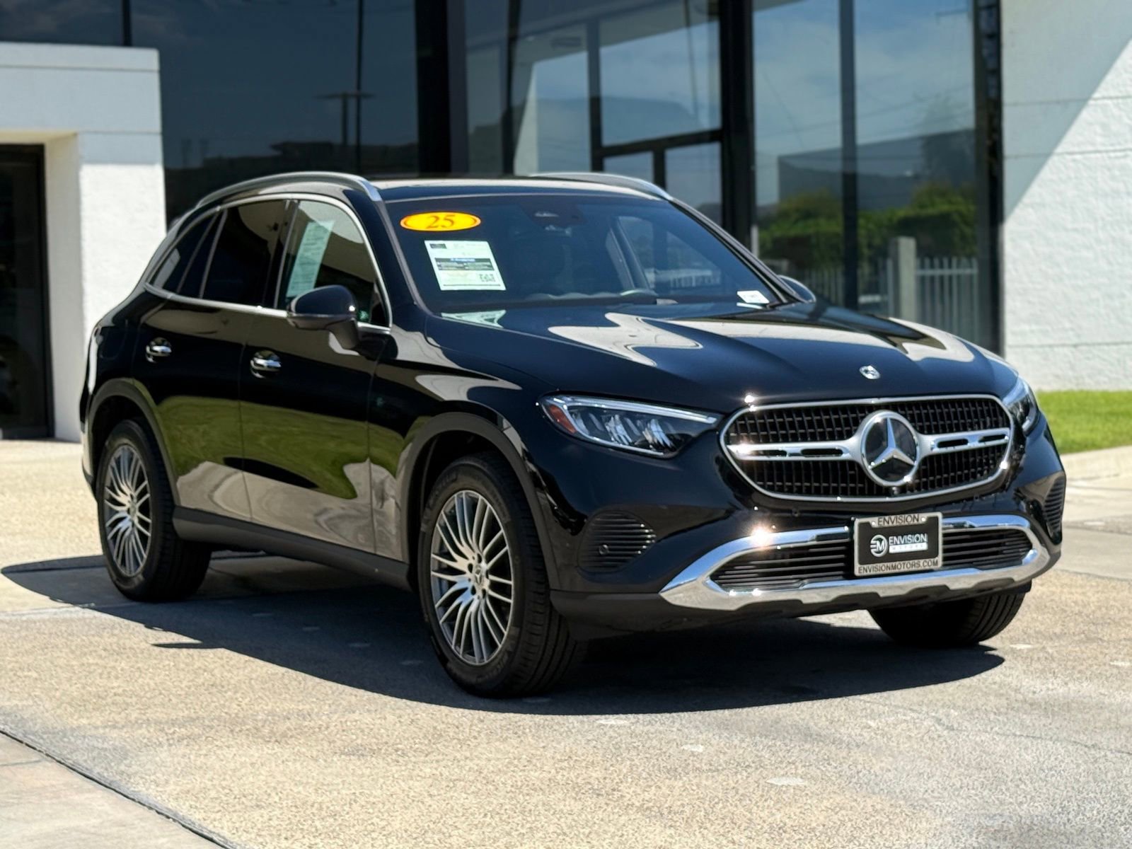 Used 2025 Mercedes-Benz GLC 300 image 7