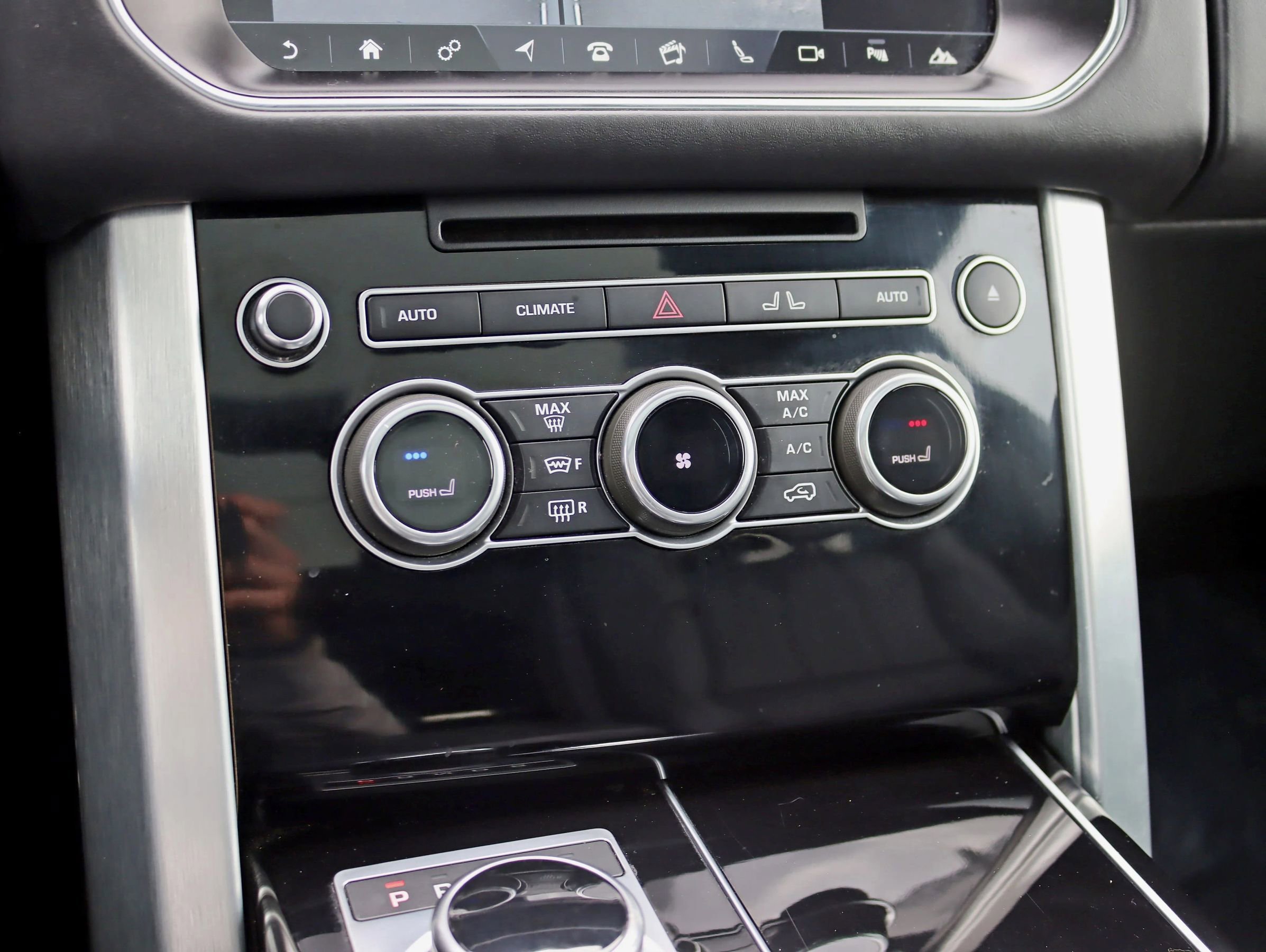 Used 2017 Land Rover Range Rover Supercharged image 26