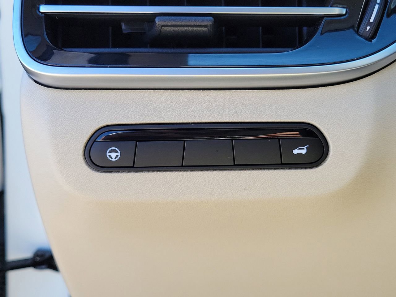 Used 2025 INFINITI QX60 Luxe w/ Lighting Package (N94) image 26