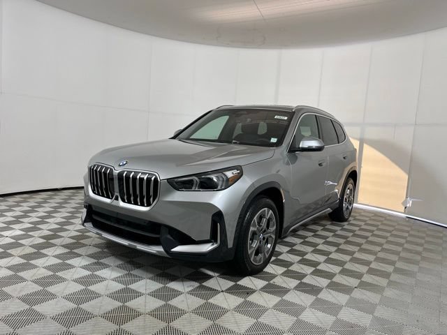 Used 2026 BMW X1 xDrive28i w/ Technology Package AWD/4WD image 3