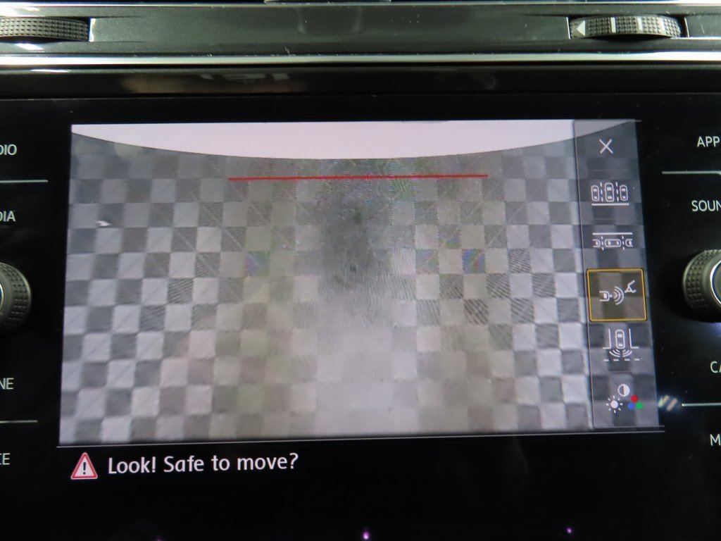 Used 2019 Volkswagen Tiguan SE image 15