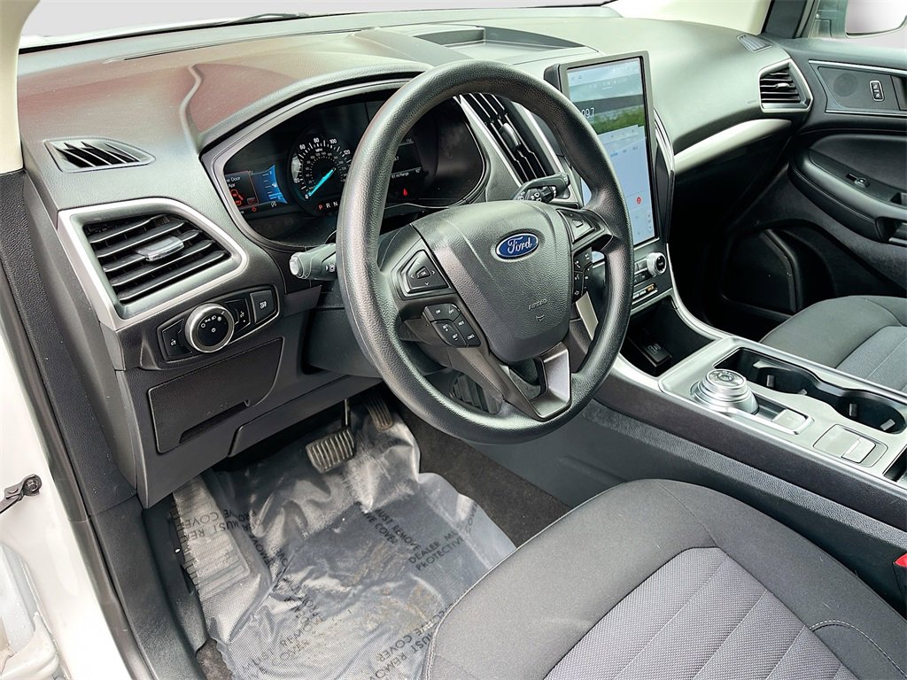 Used 2024 Ford Edge SE image 9