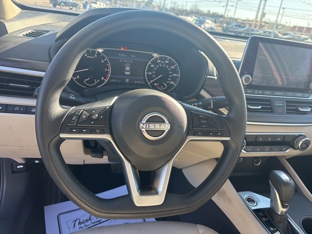 Used 2025 Nissan Altima 2.5 SV image 32