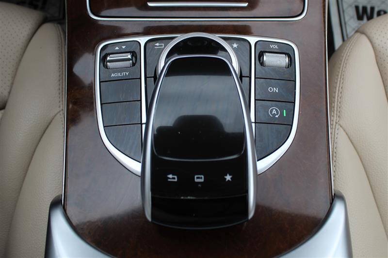 Used 2015 Mercedes-Benz C 300 4MATIC Sedan image 20