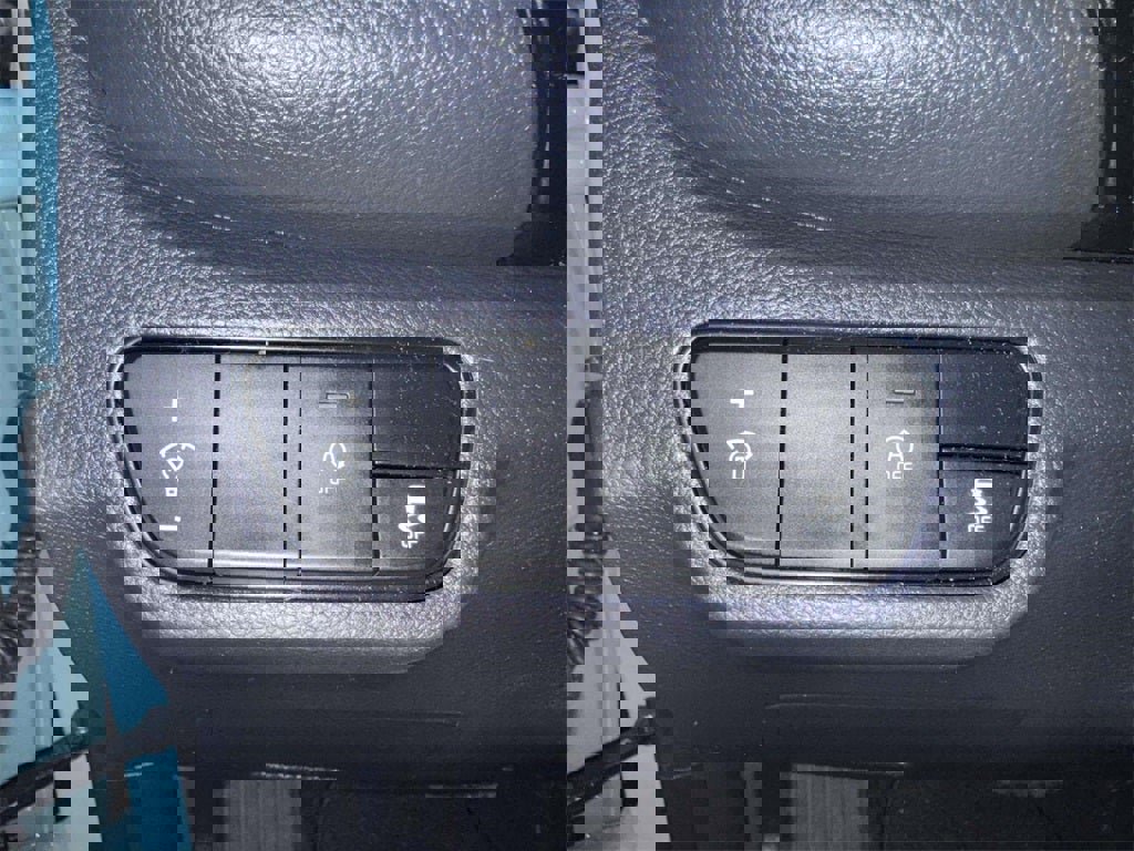 Used 2025 Kia Seltos S image 18