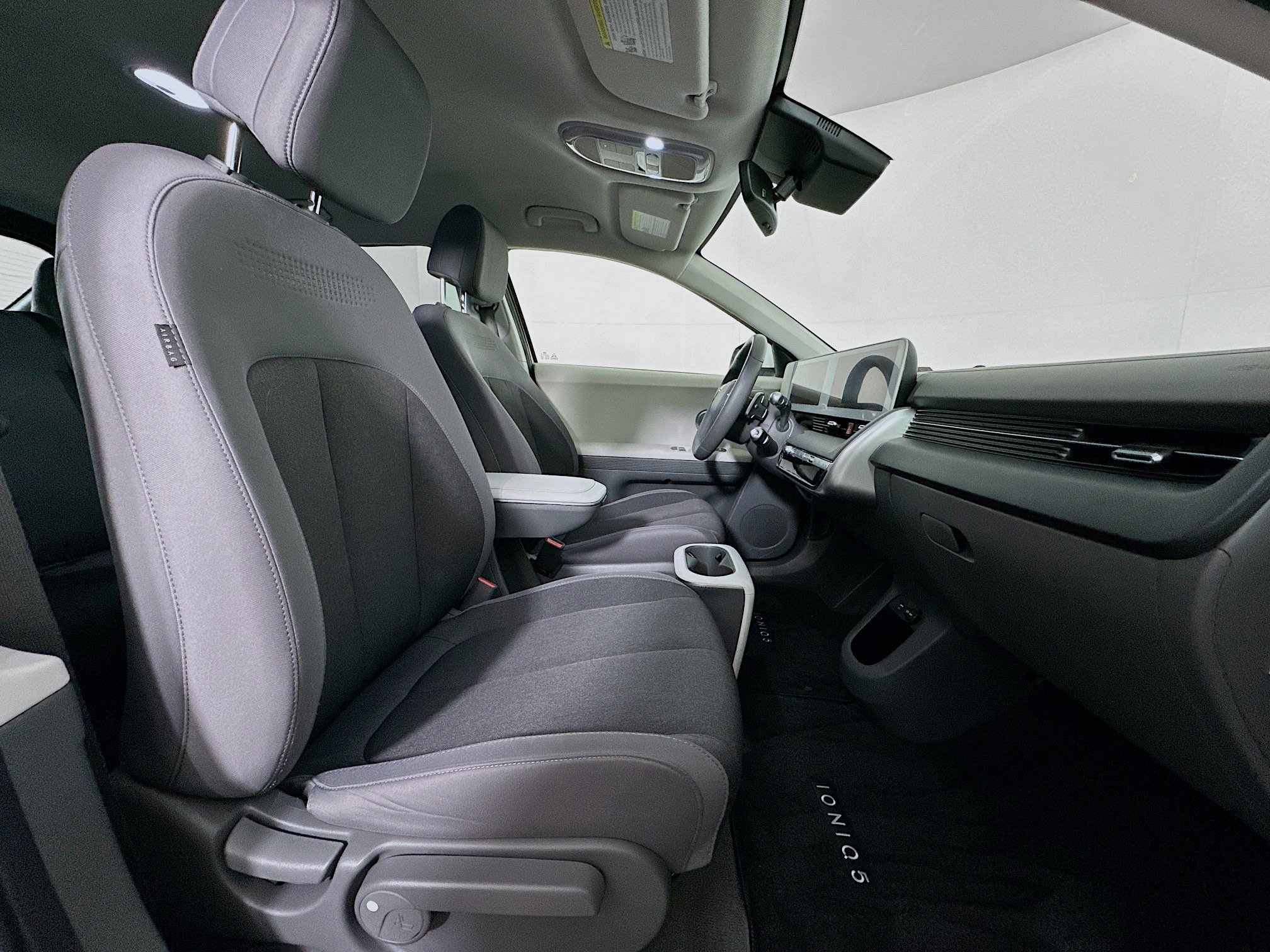 Used 2024 Hyundai Ioniq 5 SEL image 31