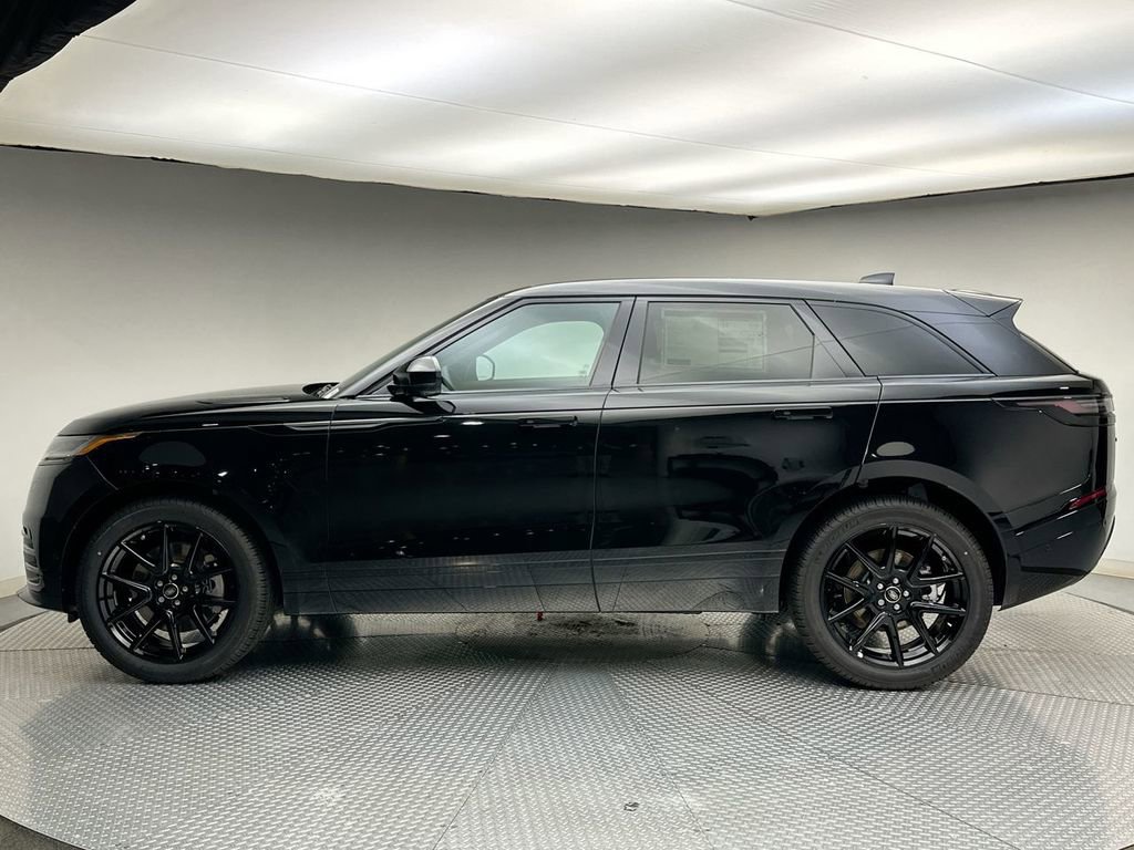 New 2026 Land Rover Range Rover Velar Dynamic SE image 2