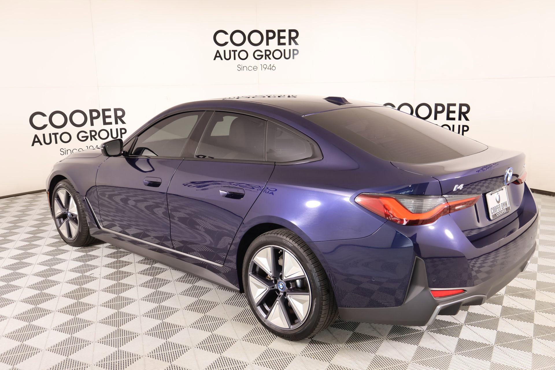 Used 2023 BMW i4 eDrive35 w/ Premium Package RWD image 24