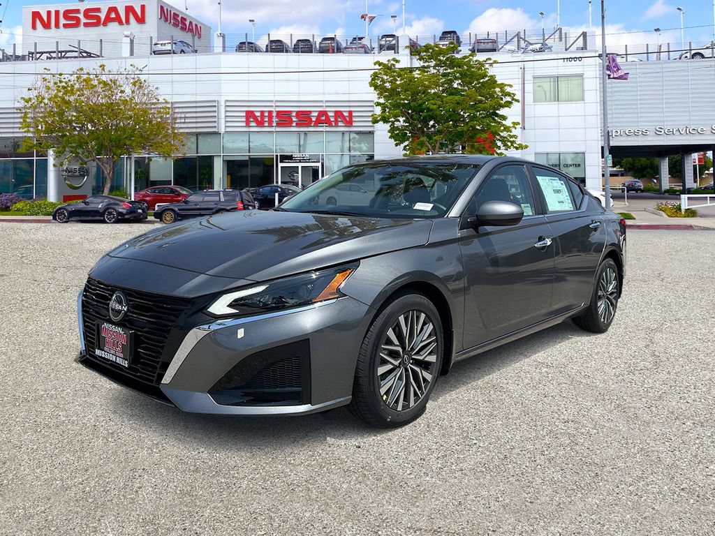 New 2026 Nissan Altima 2.5 SV FWD image 1
