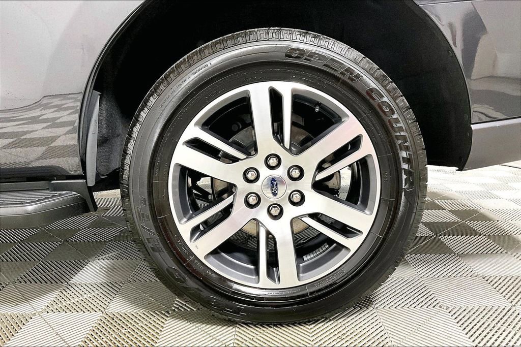 Used 2024 Ford Expedition Limited image 8