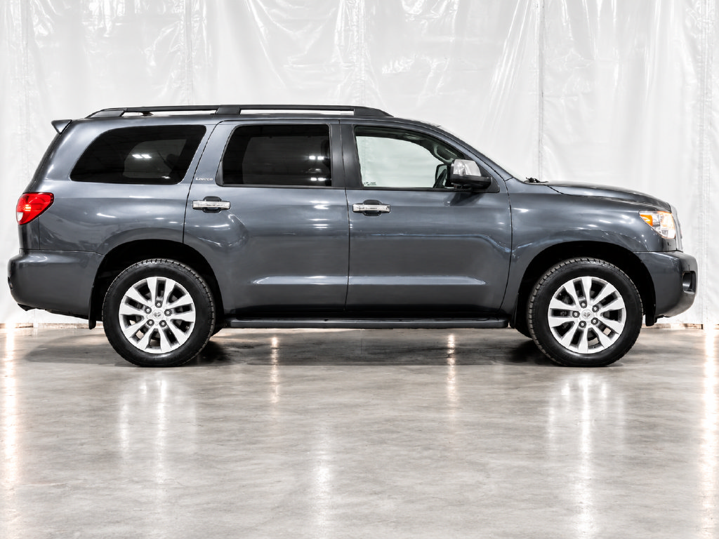 Used 2017 Toyota Sequoia Limited w/ Safety & Convenience Package AWD/4WD image 7