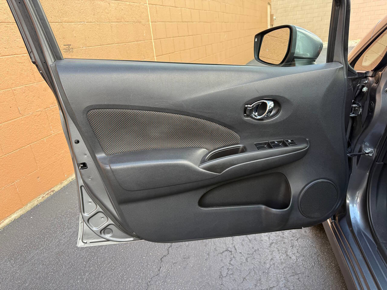 Used 2018 Nissan Versa Note SR image 18