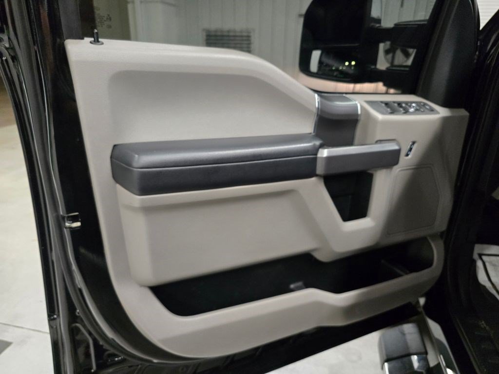 Used 2019 Ford F250 XLT w/ XLT Premium Package AWD/4WD image 18