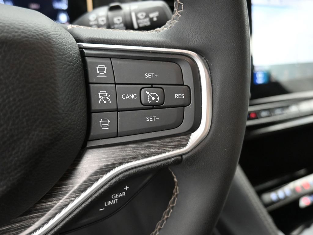 Used 2024 Jeep Wagoneer Series II image 6