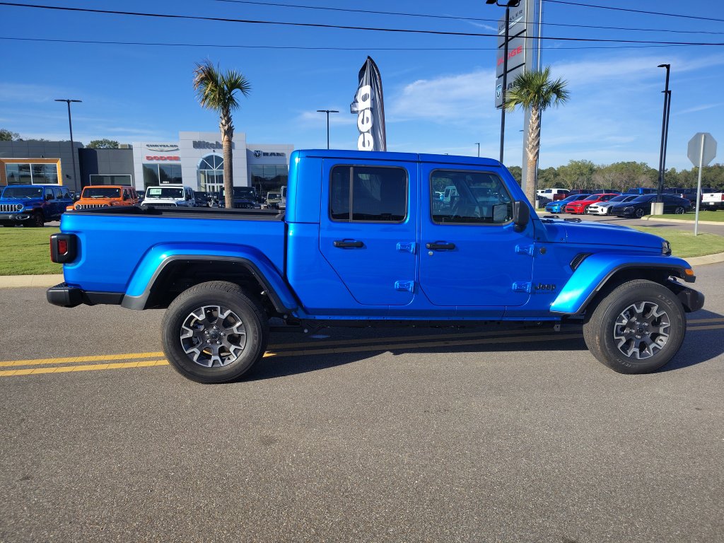 New 2025 Jeep Gladiator Sport w/ Premium Package AWD/4WD image 11