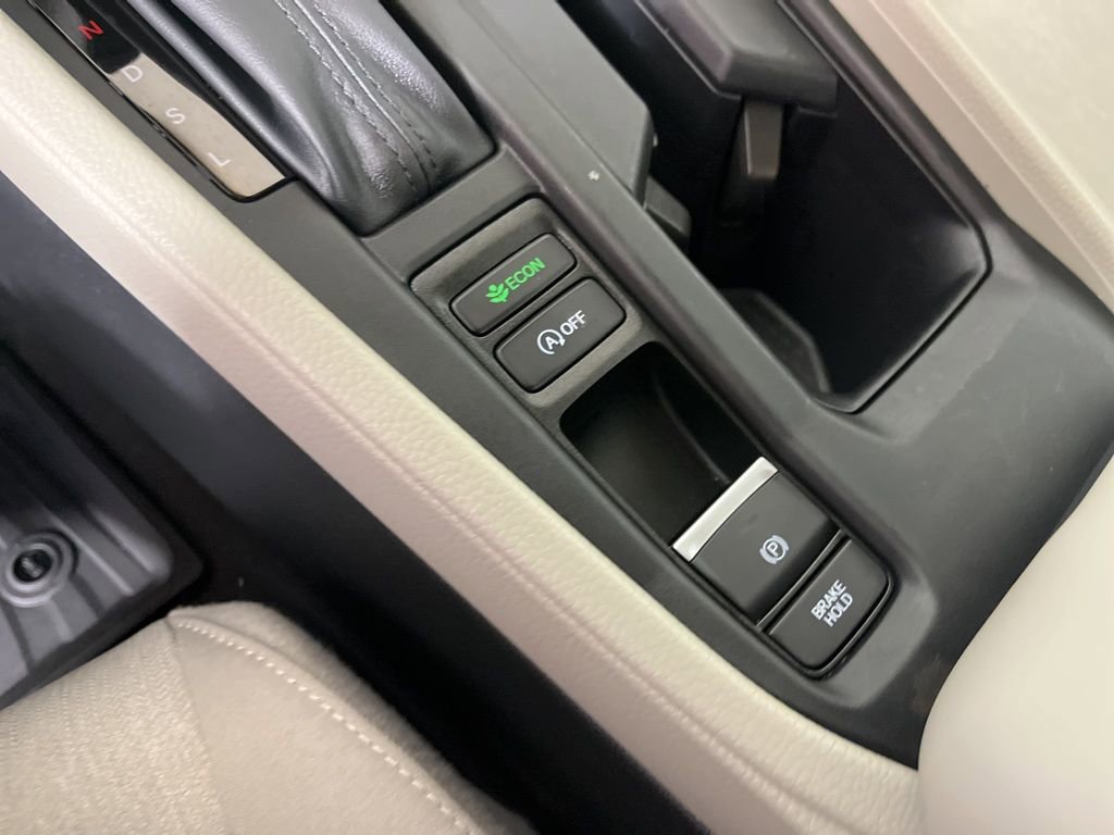 Certified 2025 Honda Accord SE image 32