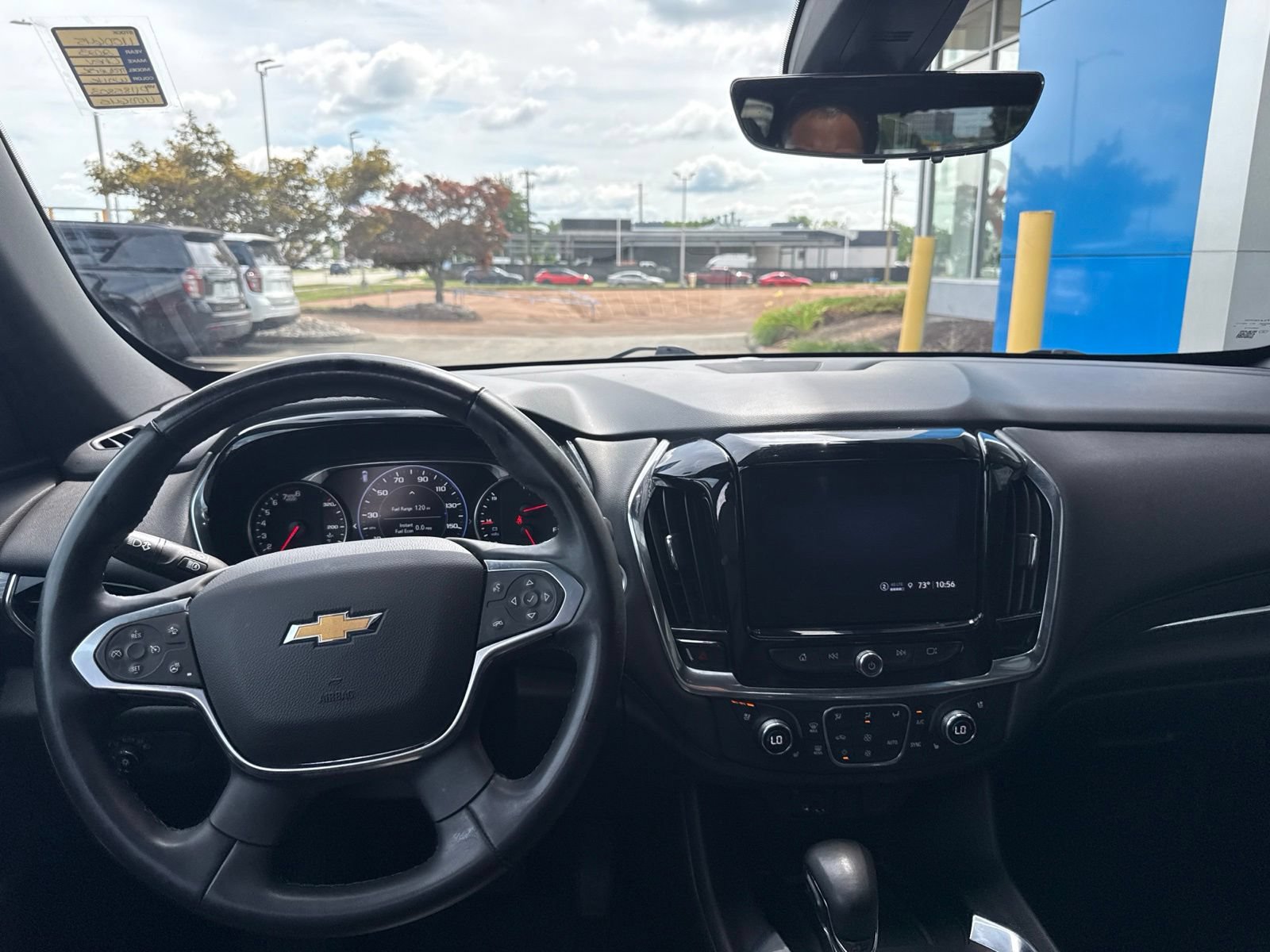 Used 2023 Chevrolet Traverse High Country AWD/4WD image 2