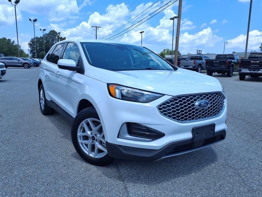 Used 2024 Ford Edge SEL image 1