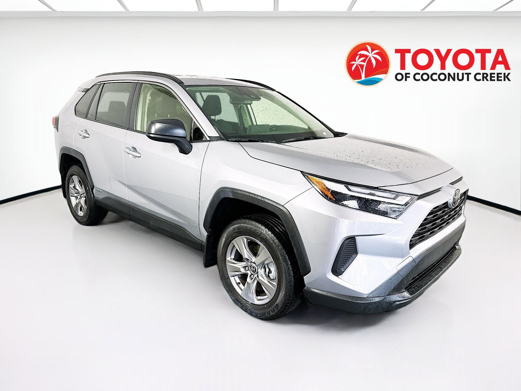 Certified 2025 Toyota RAV4 LE AWD/4WD image 1