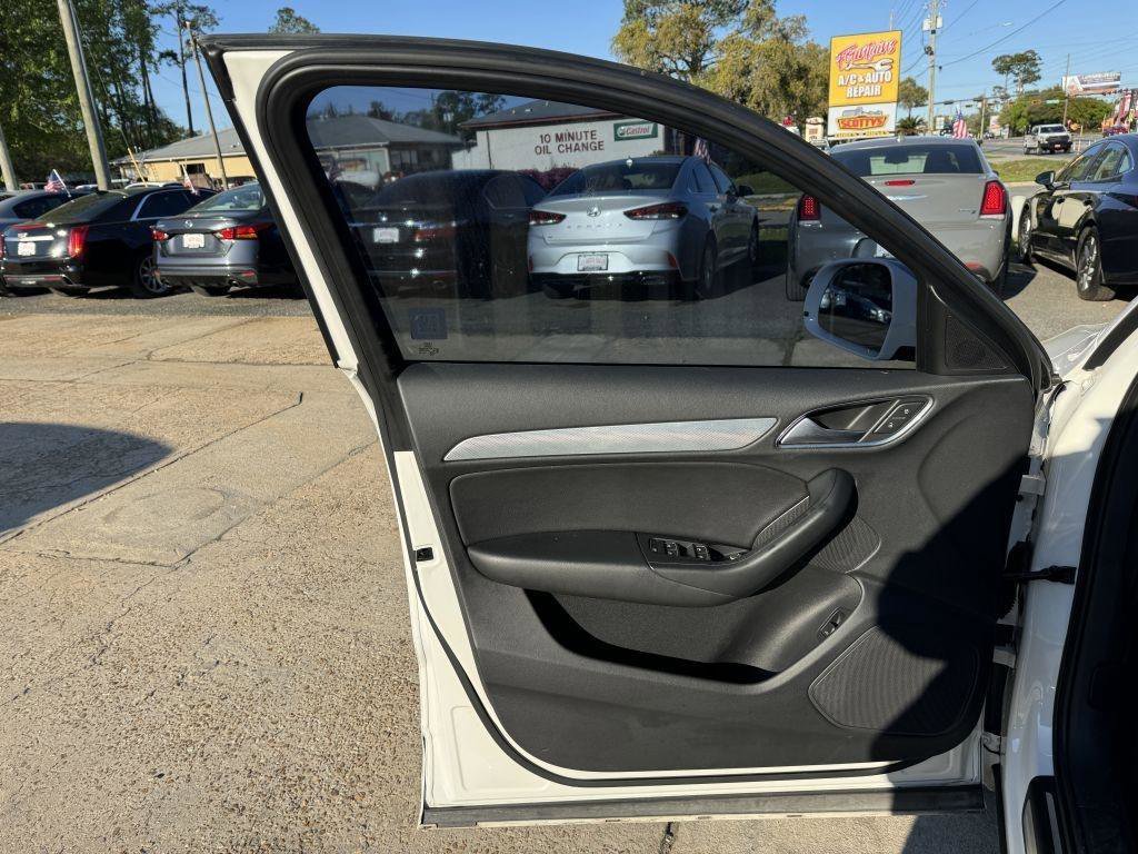 Used 2018 Audi Q3 2.0T Premium image 12