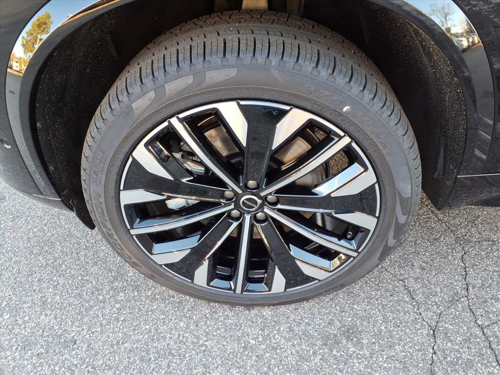 New 2026 Volvo XC90 T8 Plus w/ Protection Package Premier image 10