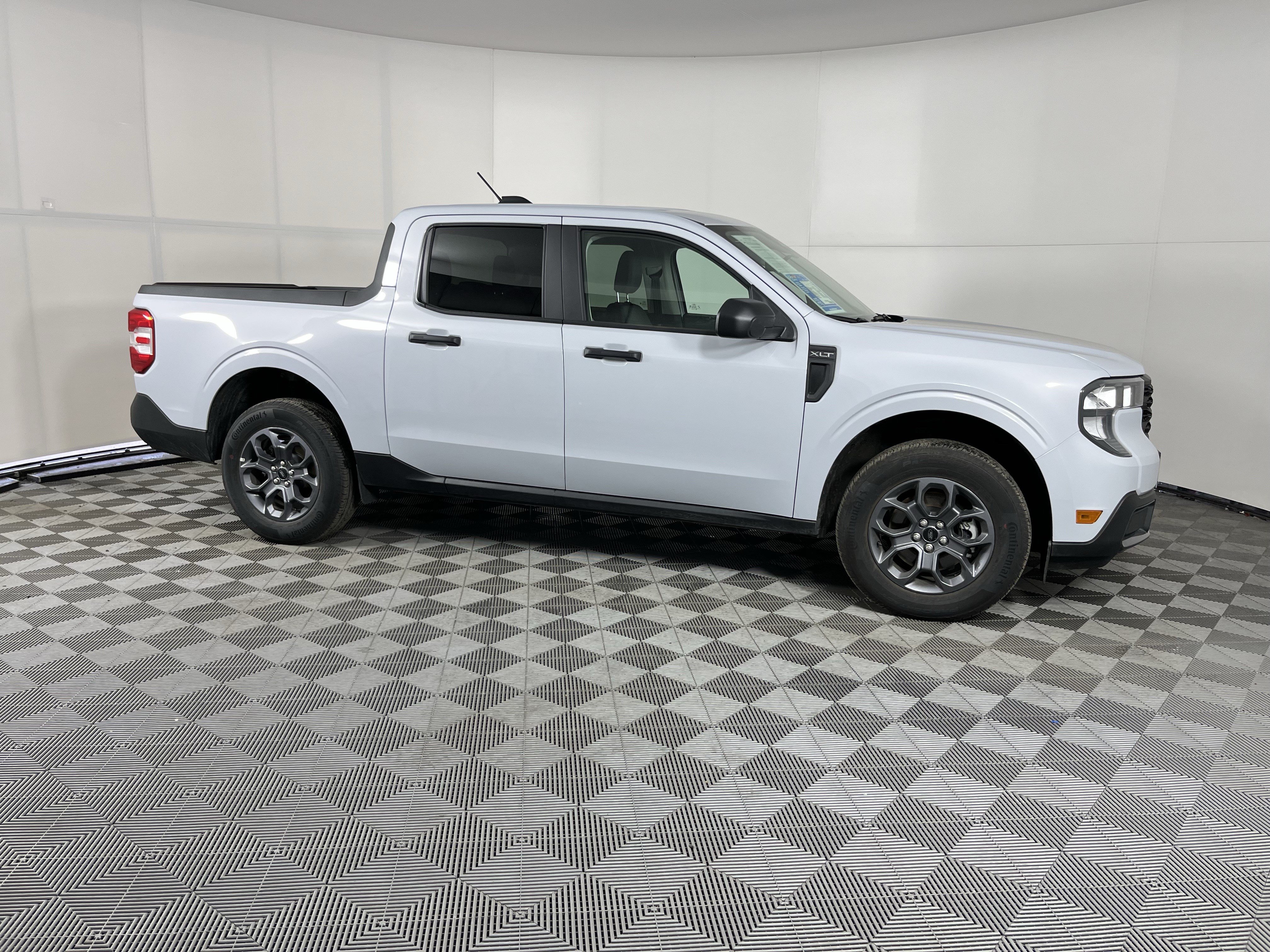 Used 2025 Ford Maverick XLT w/ Equipment Group 302A AWD/4WD image 6