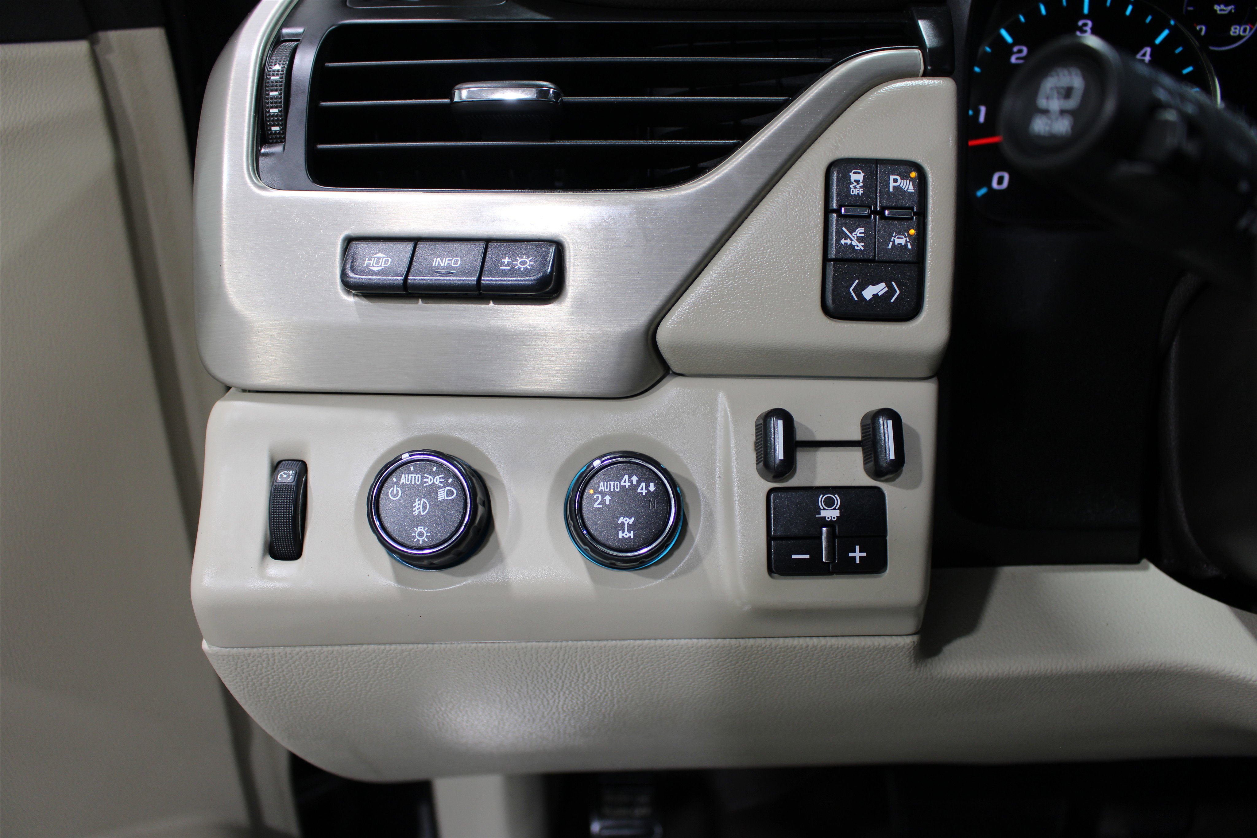 Used 2017 GMC Yukon XL Denali w/ Open Road Package image 11