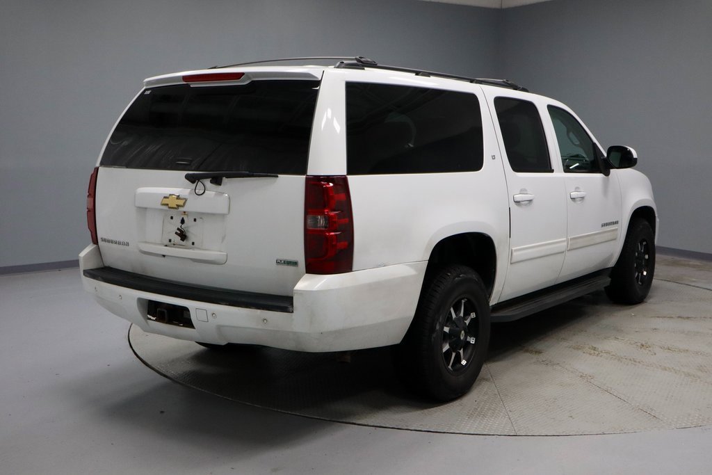 Used 2011 Chevrolet Suburban LT image 9
