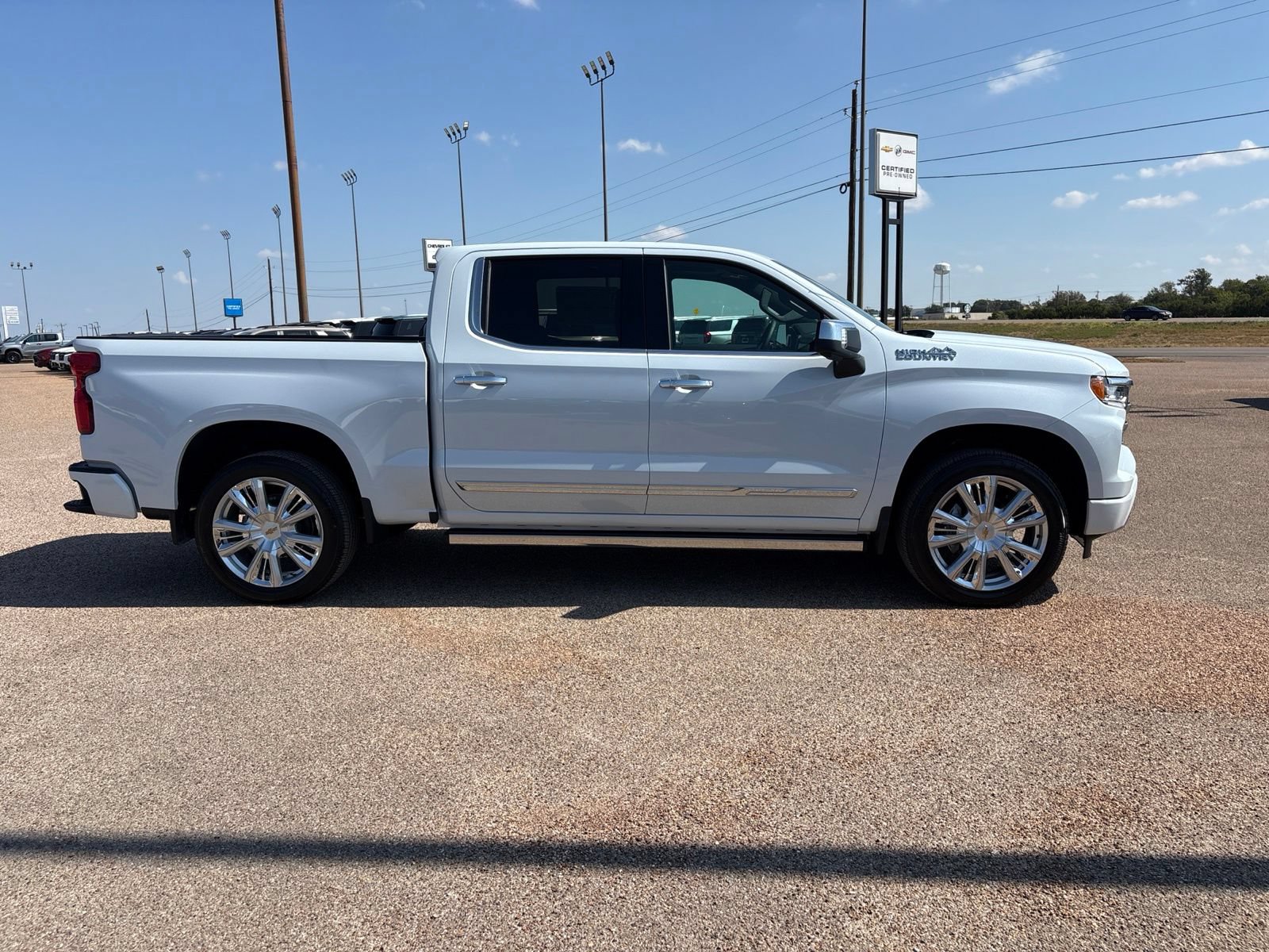 New 2026 Chevrolet Silverado 1500 High Country w/ High Country Premium Package AWD/4WD image 7