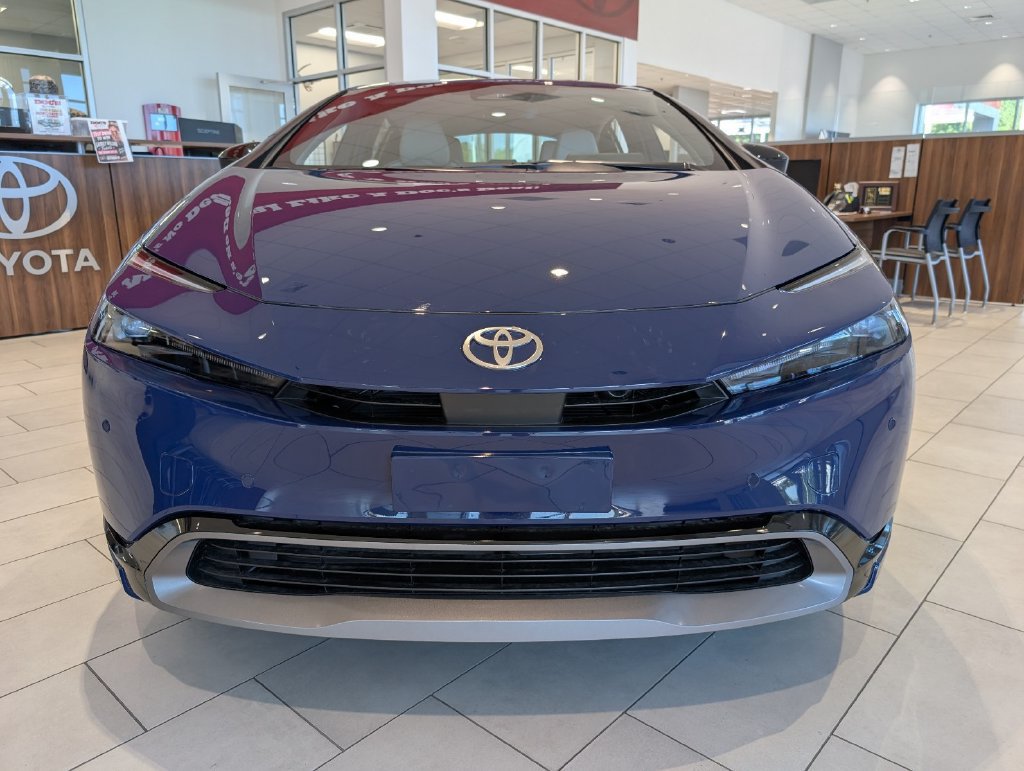 New 2027 Toyota Prius XLE FWD image 8