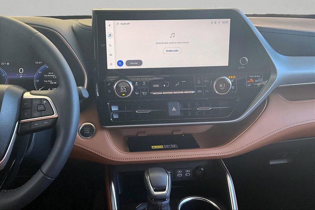 Used 2026 Toyota Highlander Platinum image 9