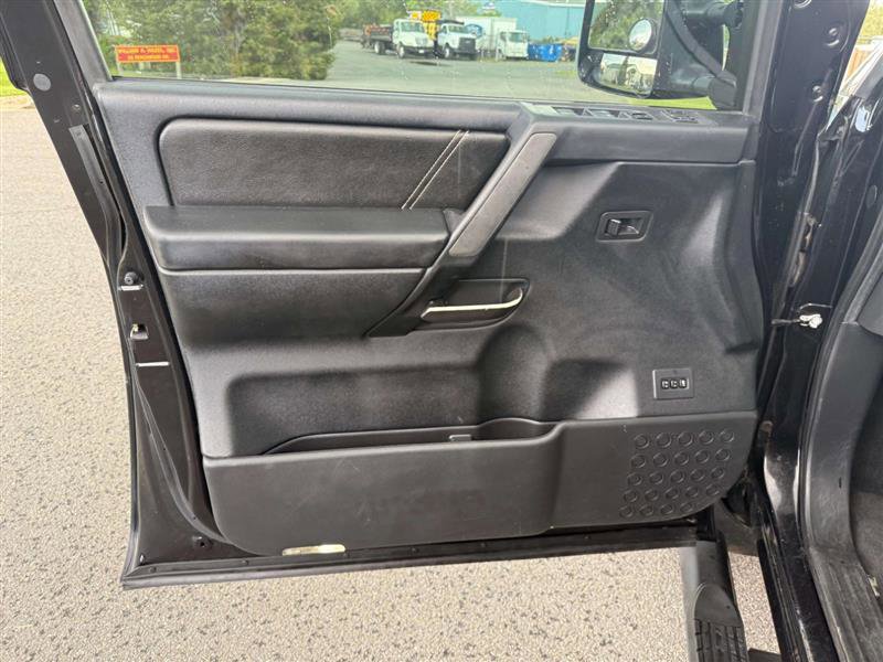 Used 2013 Nissan Titan PRO-4X image 13