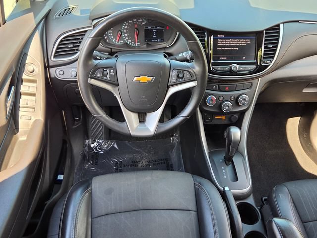 Used 2020 Chevrolet Trax LT w/ LT Convenience Package FWD image 14